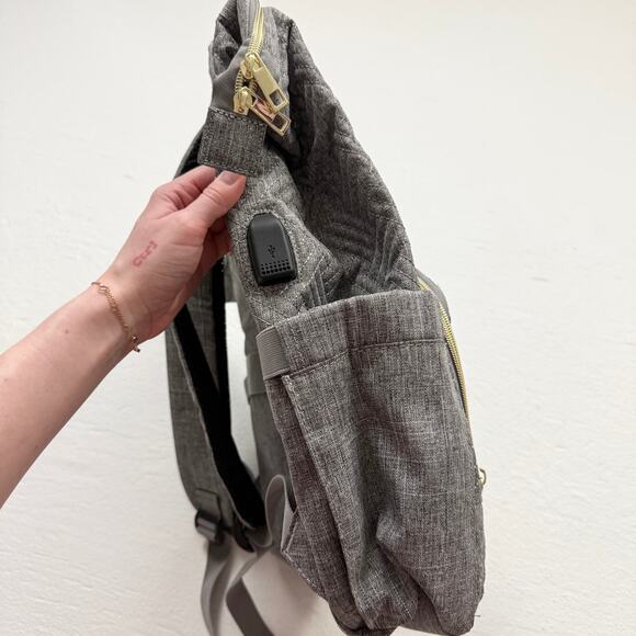 Lovevook Gray Quilted Laptop Backpack With USB Port - Picture 5 of 9